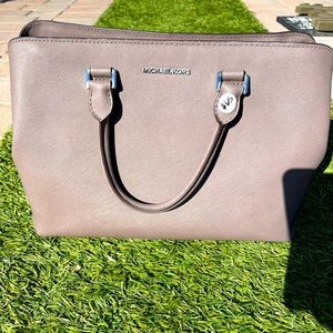 Michael kors purse like new